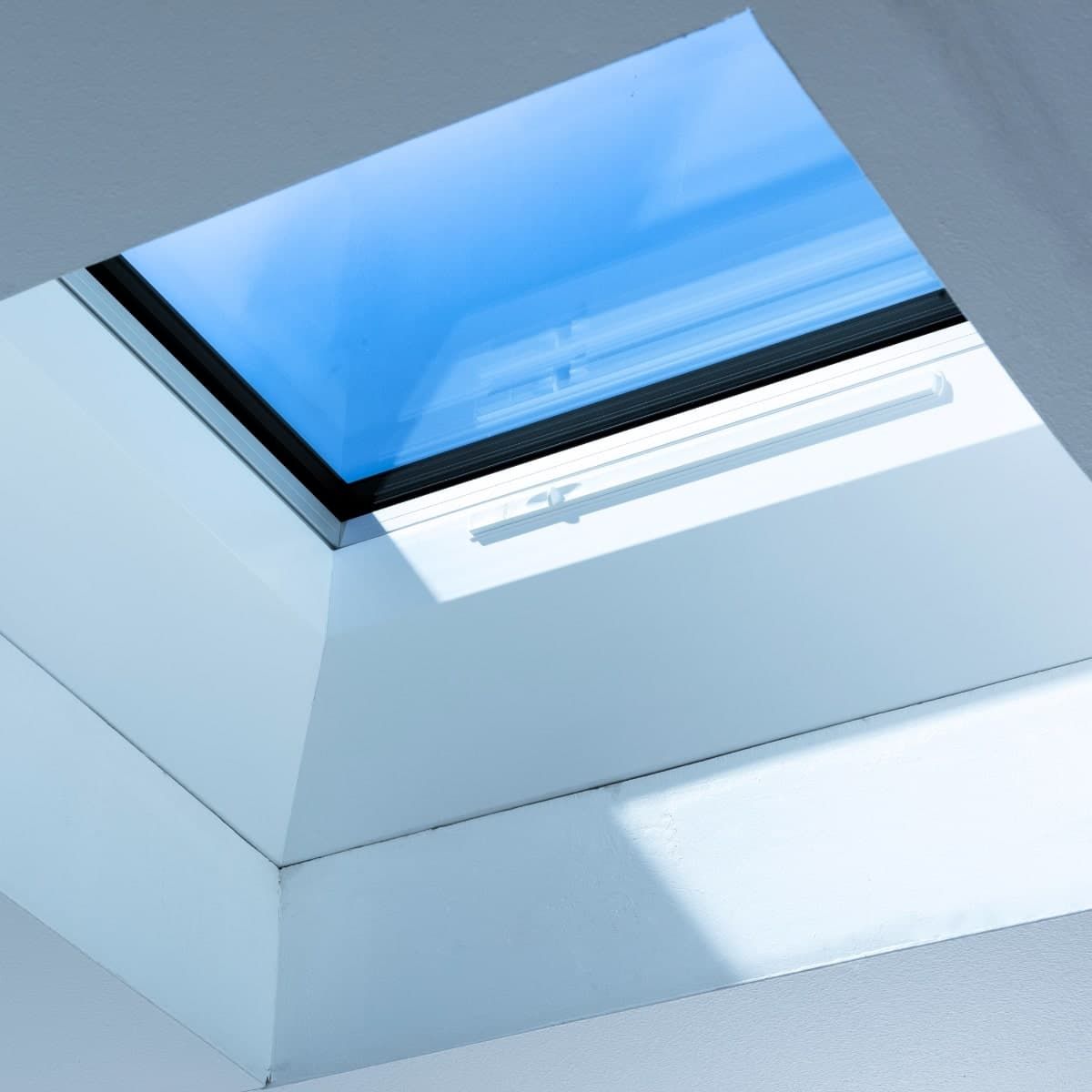 Skyseal | Flat Glass Opening Rooflight 