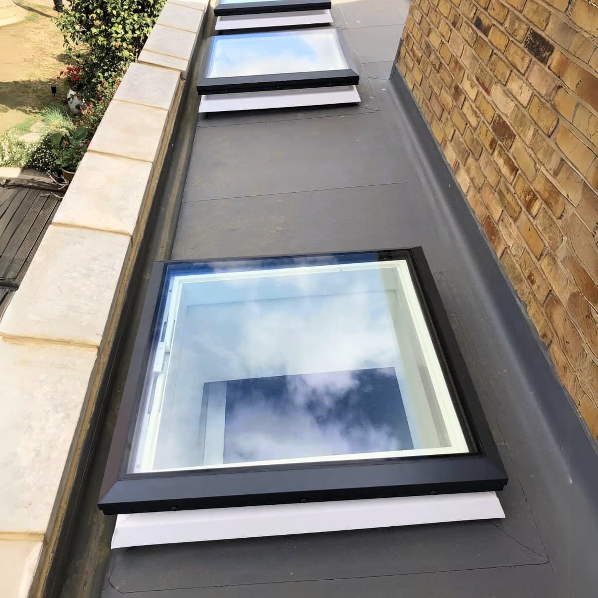 Skyseal | Flat Glass Opening Rooflight 